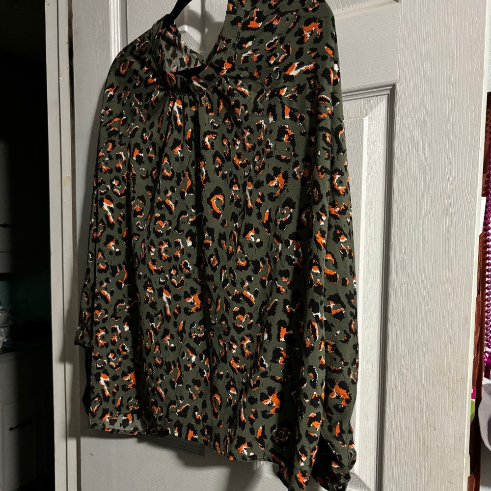 Animal print blouse PLUS